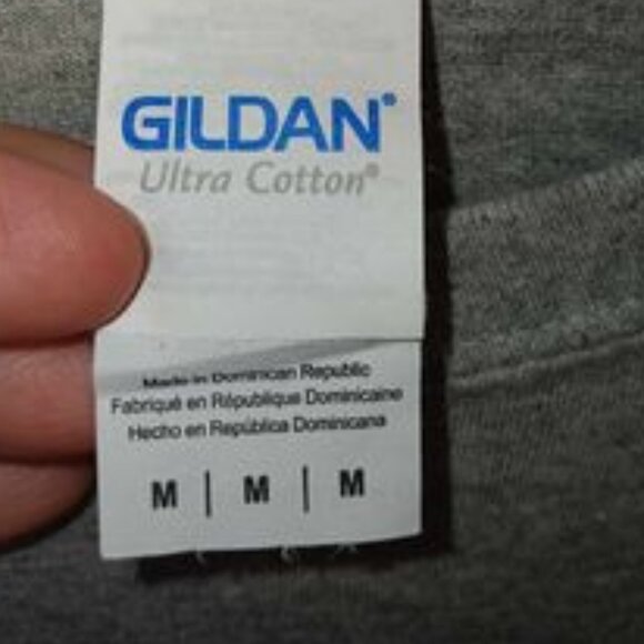 Frozen We Finish Each Other's Sandwiches Unisex Shirt Size Medium - Picture 5 of 8